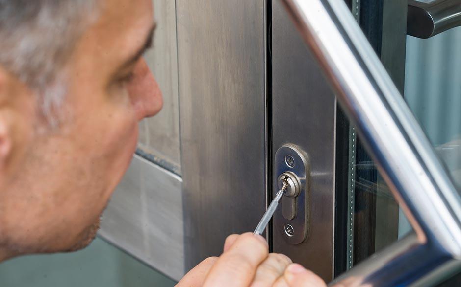 changer ouverture porte Paris 20